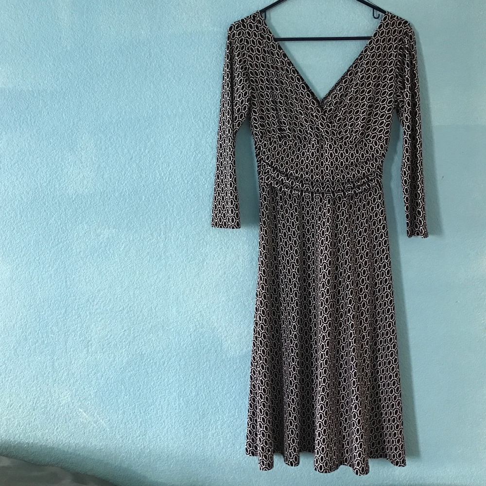 Long sleeve vneck knit dress