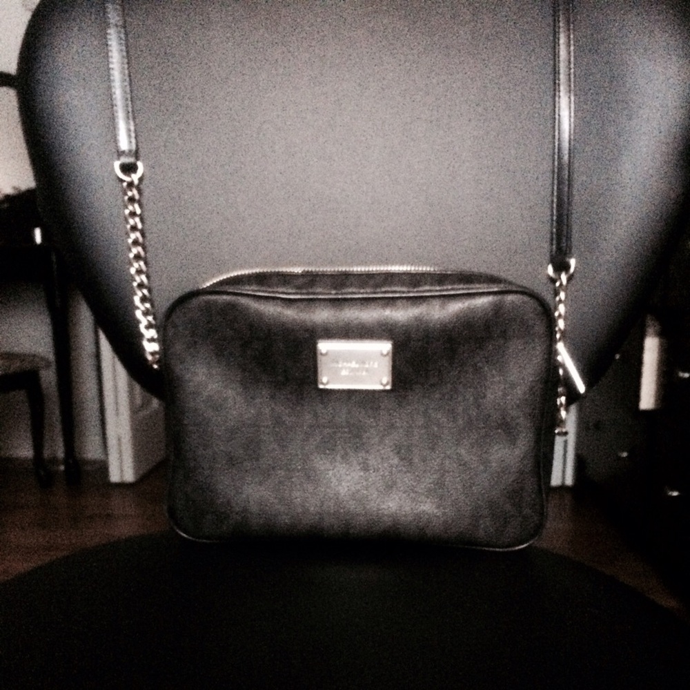 Authentic Michael Kors black jet set cross body