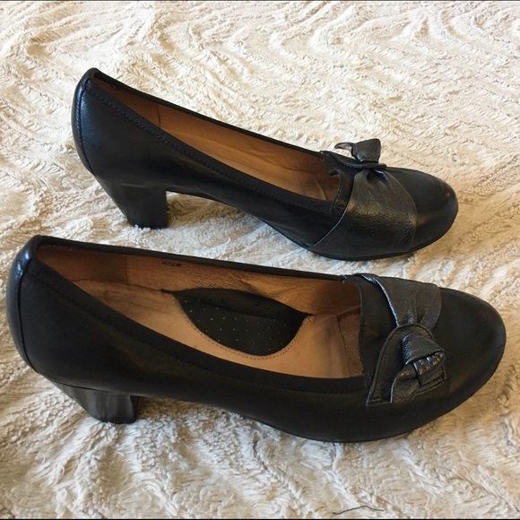 Comfortable Black Heels - Picture 2 of 4