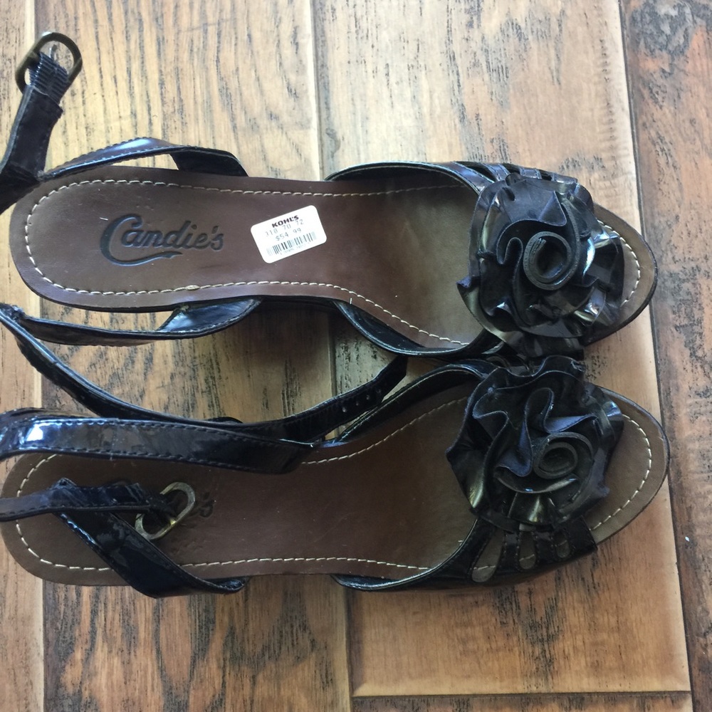 Candie's Black Sandals with rose,size 8