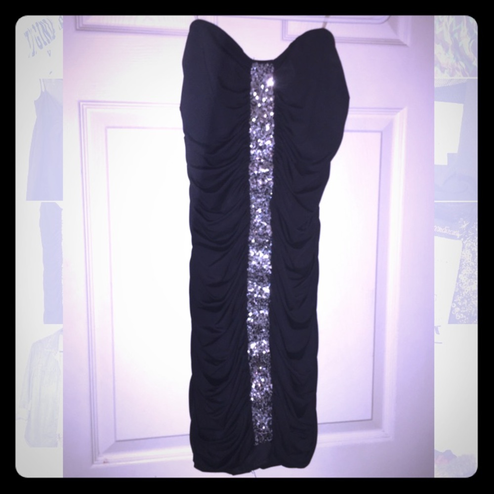 Black and silver cocktail dress 💃🏻