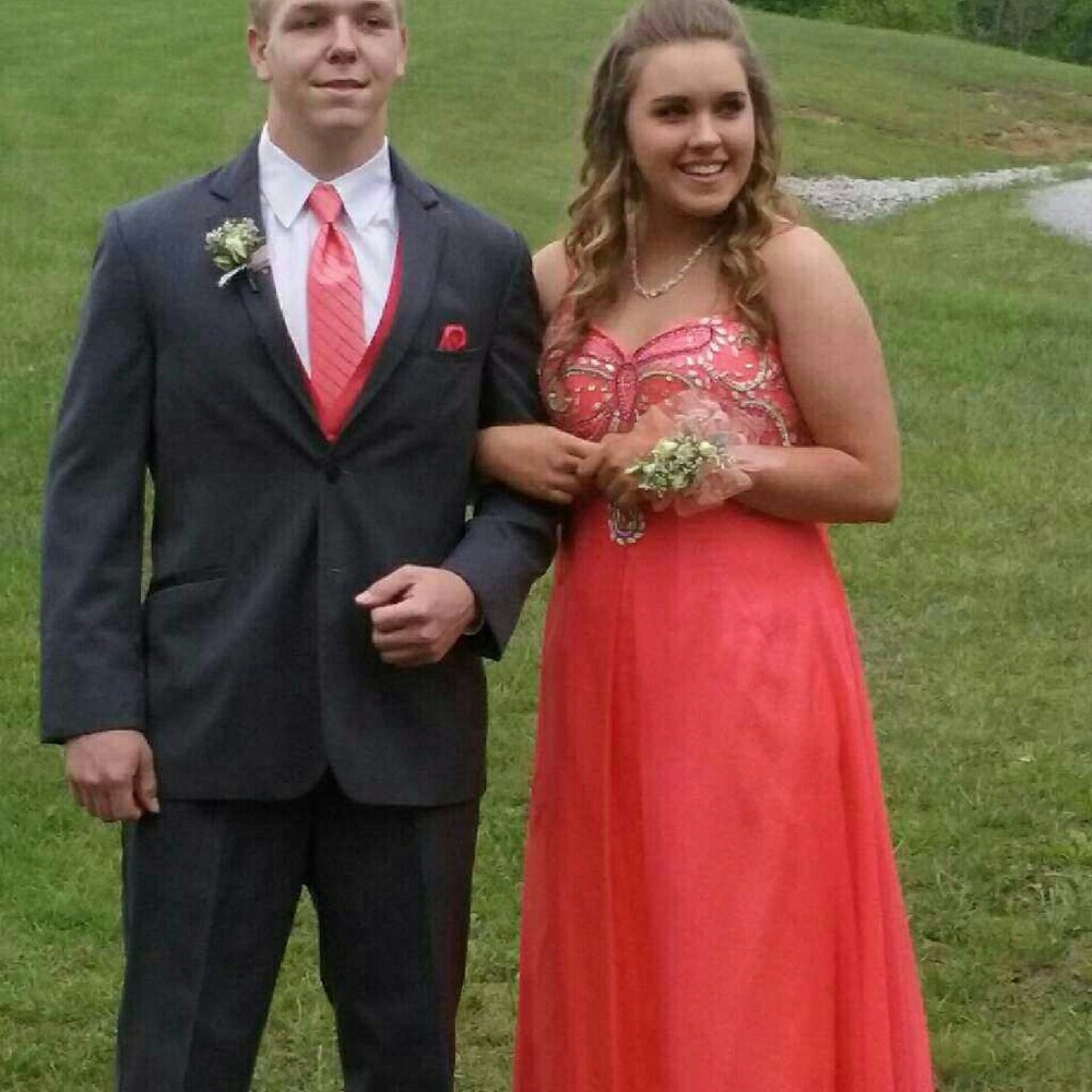 Prom dress - Picture 2 of 2