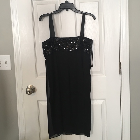 Black Sequined R&M Richards cocktail dress 10 pet. - Picture 4 of 4
