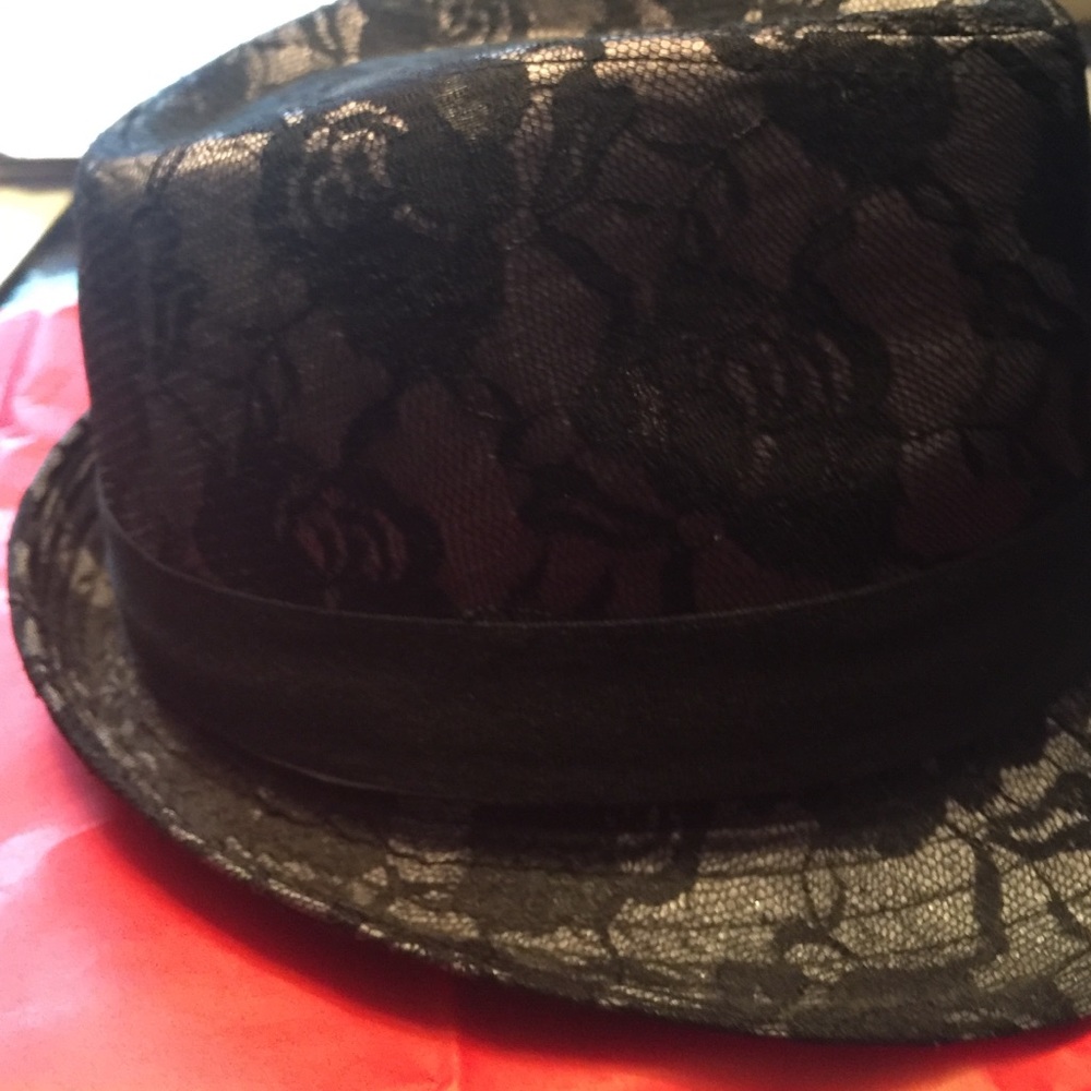Hat black lace