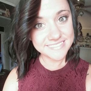 Welcome! meet your Posher, ericanicole.