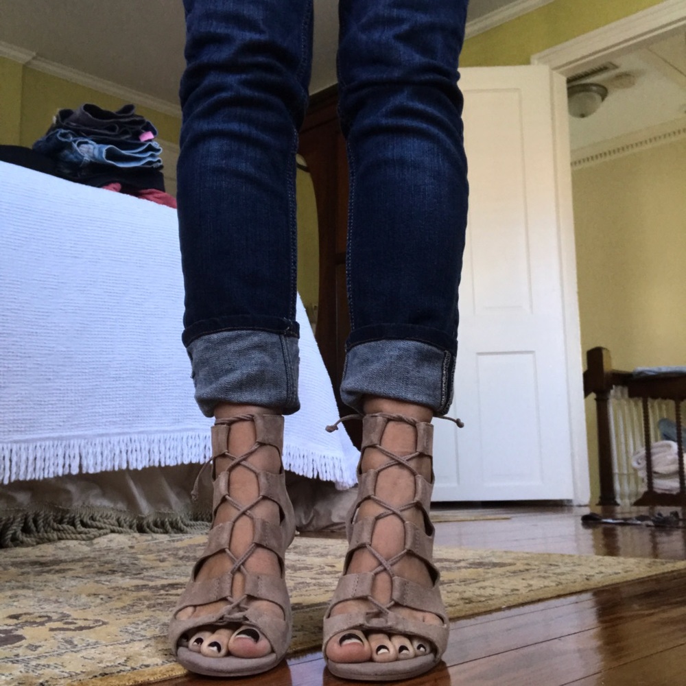 Dolce Vita suede wedge 6.5