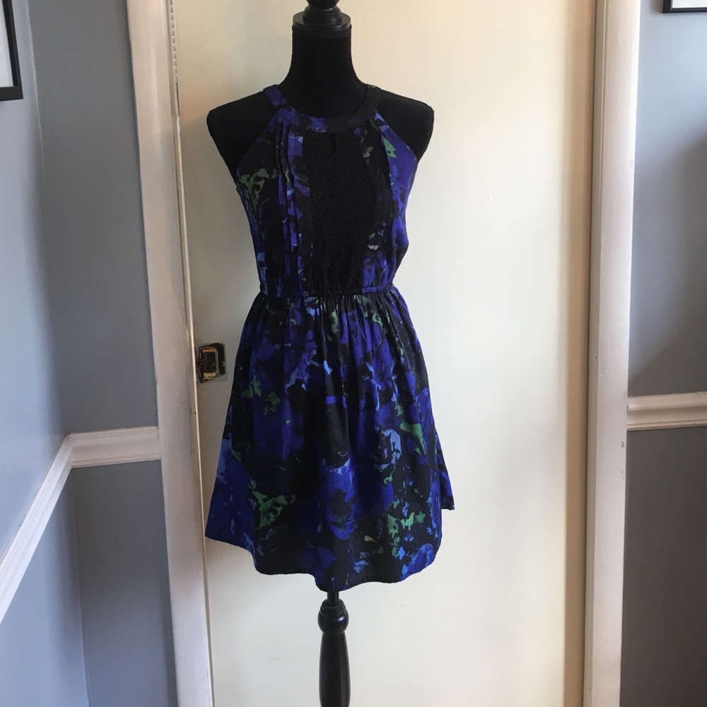 Floral Love. Fire Dress Size S