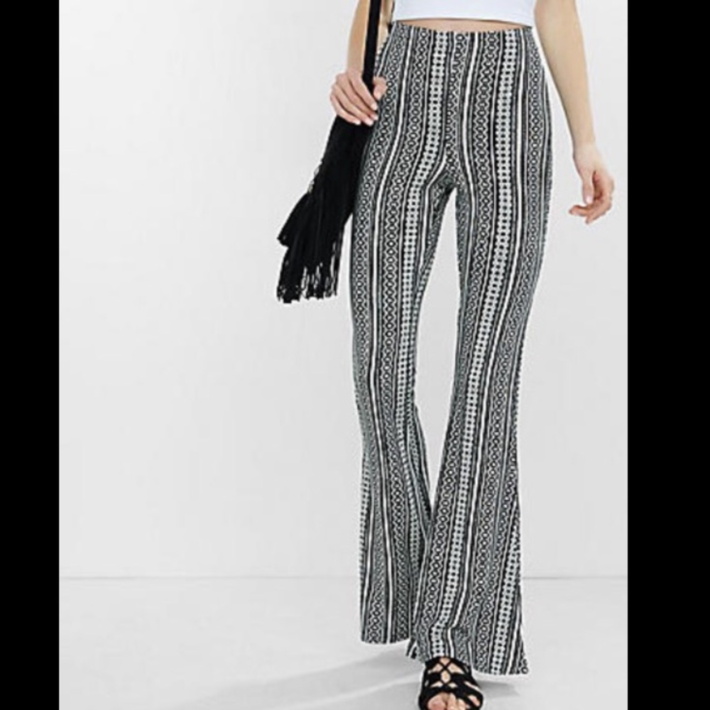 EXPRESS Black/White Geo Stripe Stretch Flare Pant