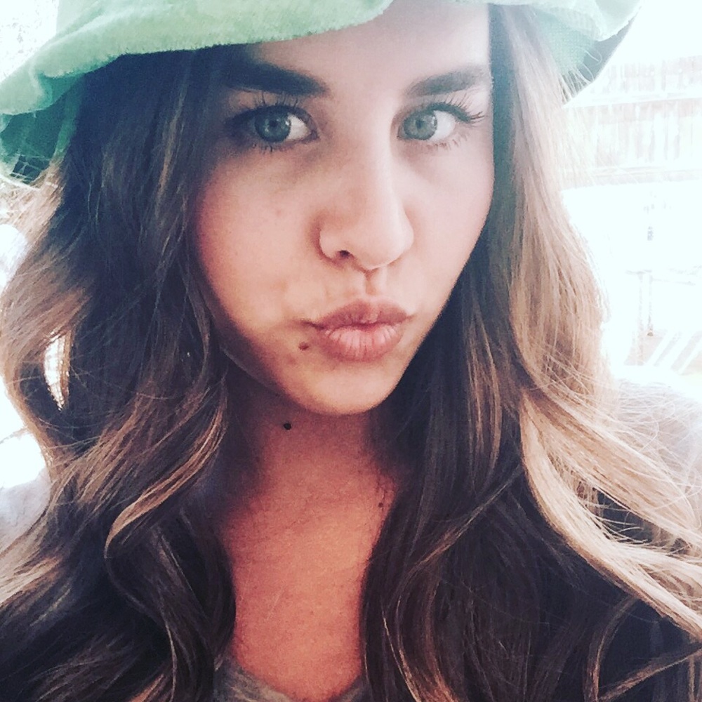 Meet your Posher, Stephanie