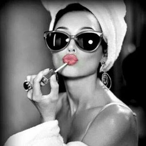 Meet your Posher, Daina