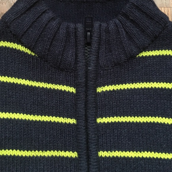 💕Boys Sweater💕 - Picture 2 of 4