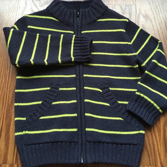 💕Boys Sweater💕 - Picture 3 of 4