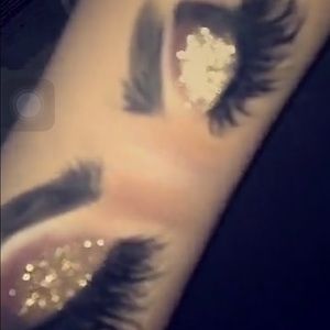 Meet your Posher, Mia