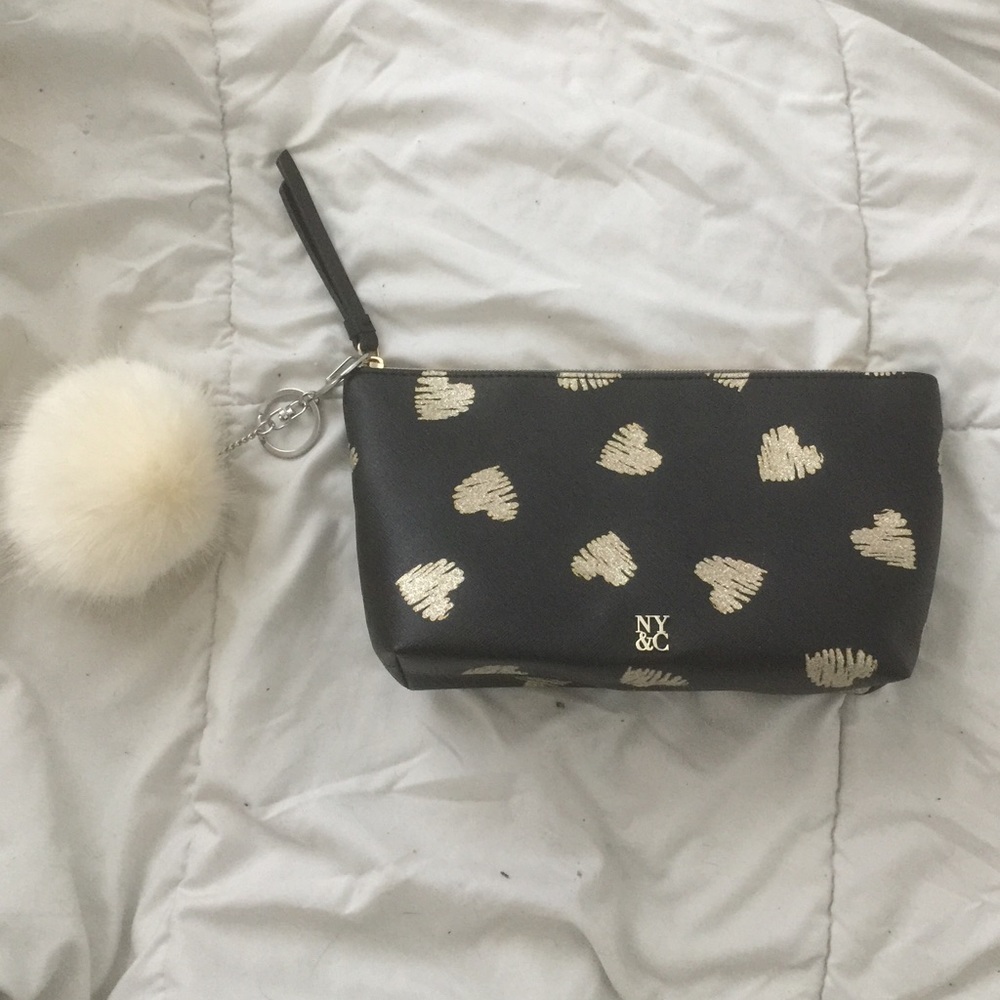 ✨Black & gold hearts makeup bag w/ Pom Pom ✨