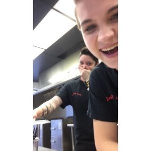 Meet your Posher, Mackenzie