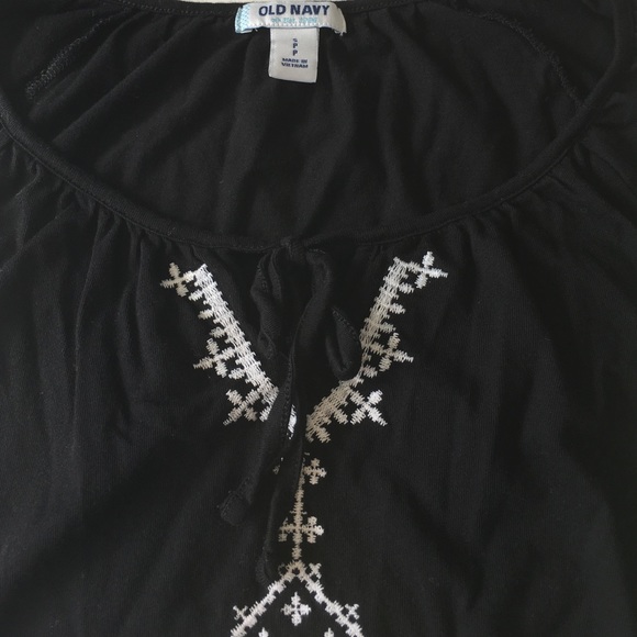 Old Navy Tops - Black & White Top Tribal Embroidered Southwest Old Navy Tops - Black & White Top Tribal Embroidered Southwest