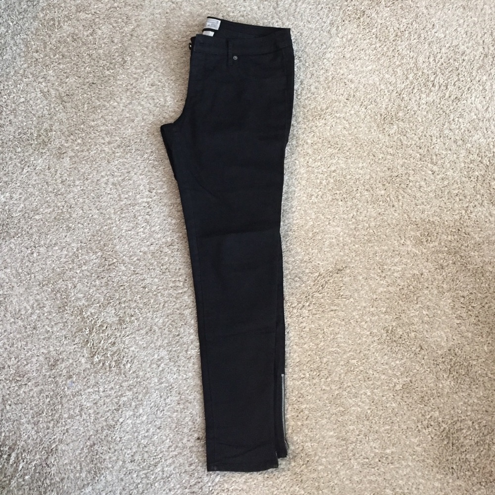 Converse jeggings w/ zipper details, worn once