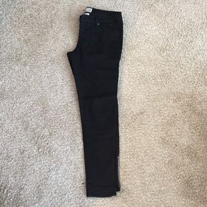 Converse jeggings w/ zipper details, worn once
