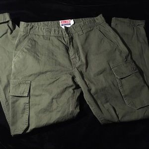 SlimFit Military Green Cargo Pants Size 30 NWOT