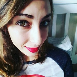 Meet your Posher, Eva