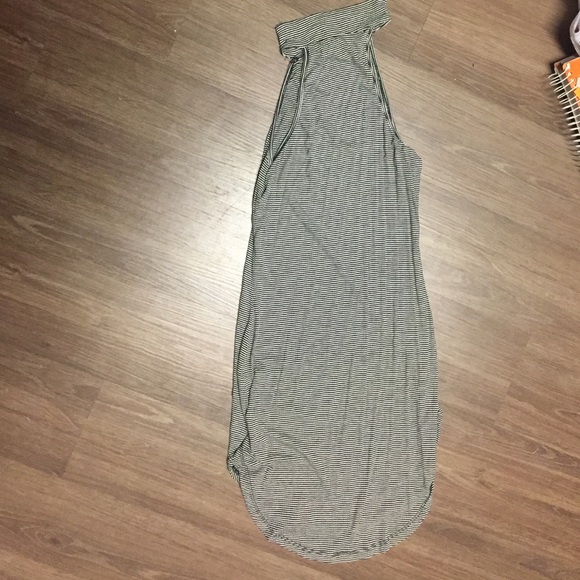 Dress - Picture 1 of 2