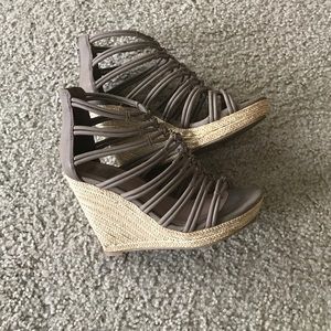 Super cute taupe Dolce Vita wedges, size 7.5!