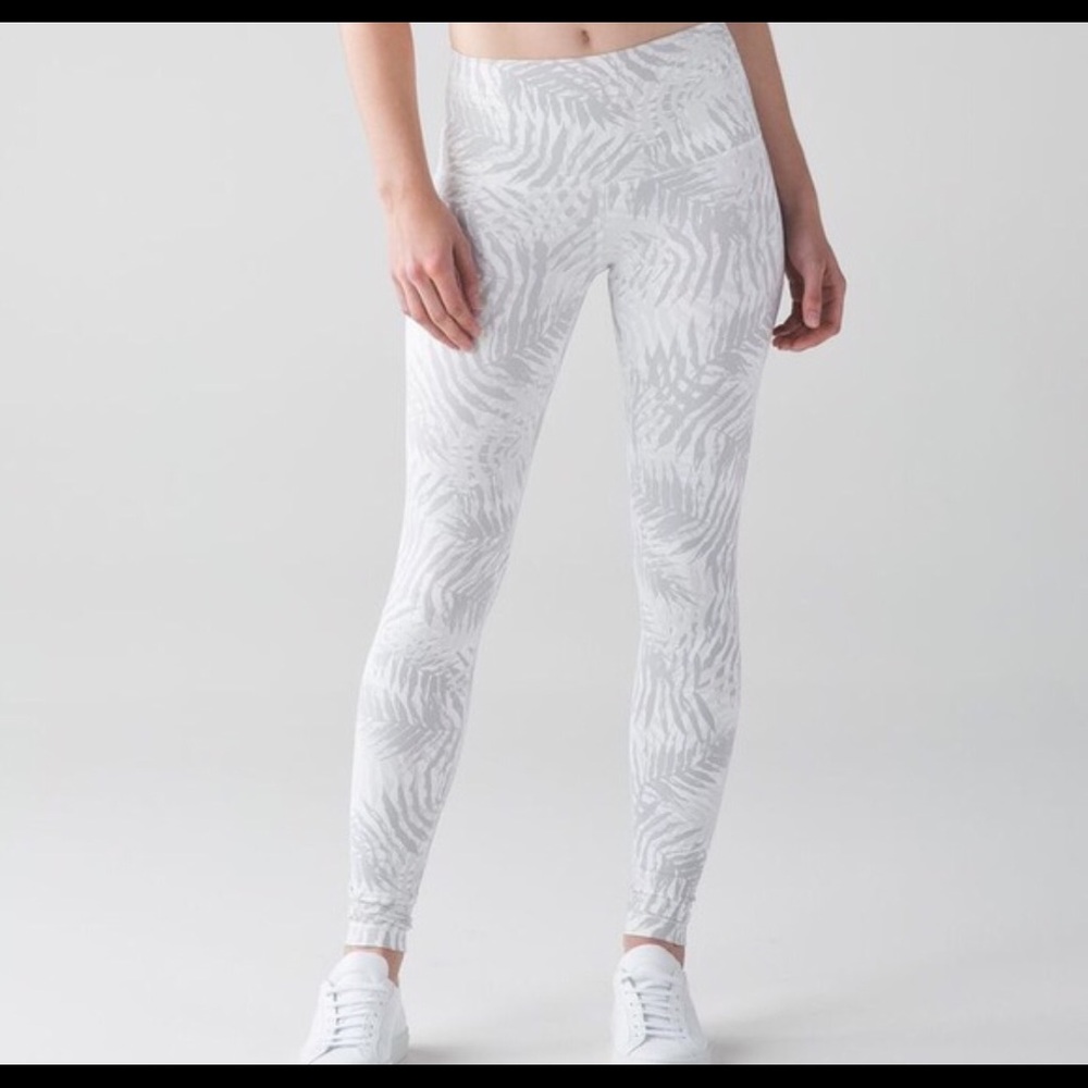 Palm Camo White Nimbus Wunder Under Hi-Rise