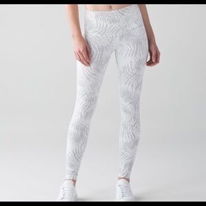 Palm Camo White Nimbus Wunder Under Hi-Rise