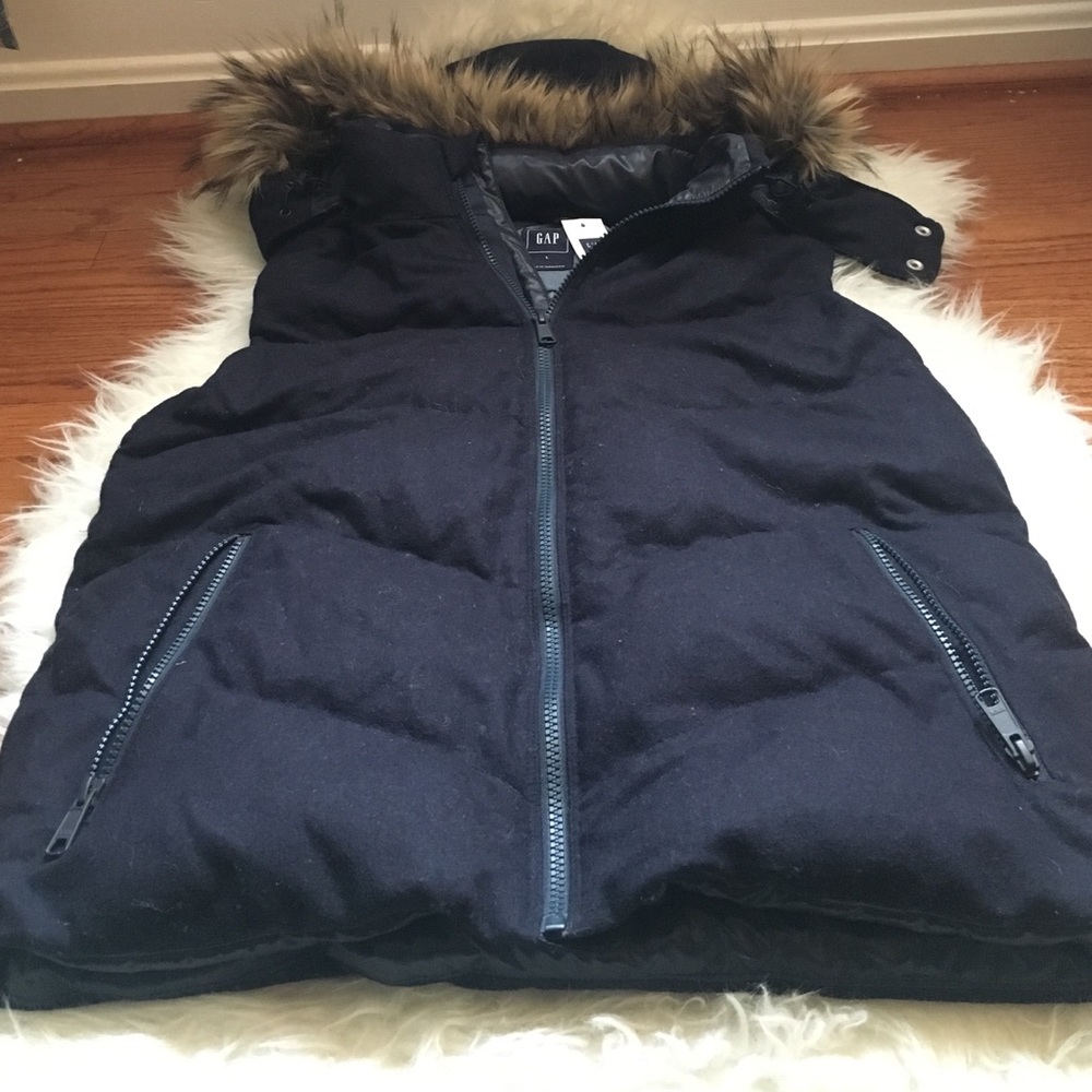 NWT Gap Primaloft Vest