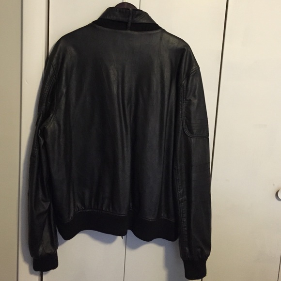 Guess - Picture 2 of 2