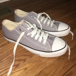 Grey Converse Low tops