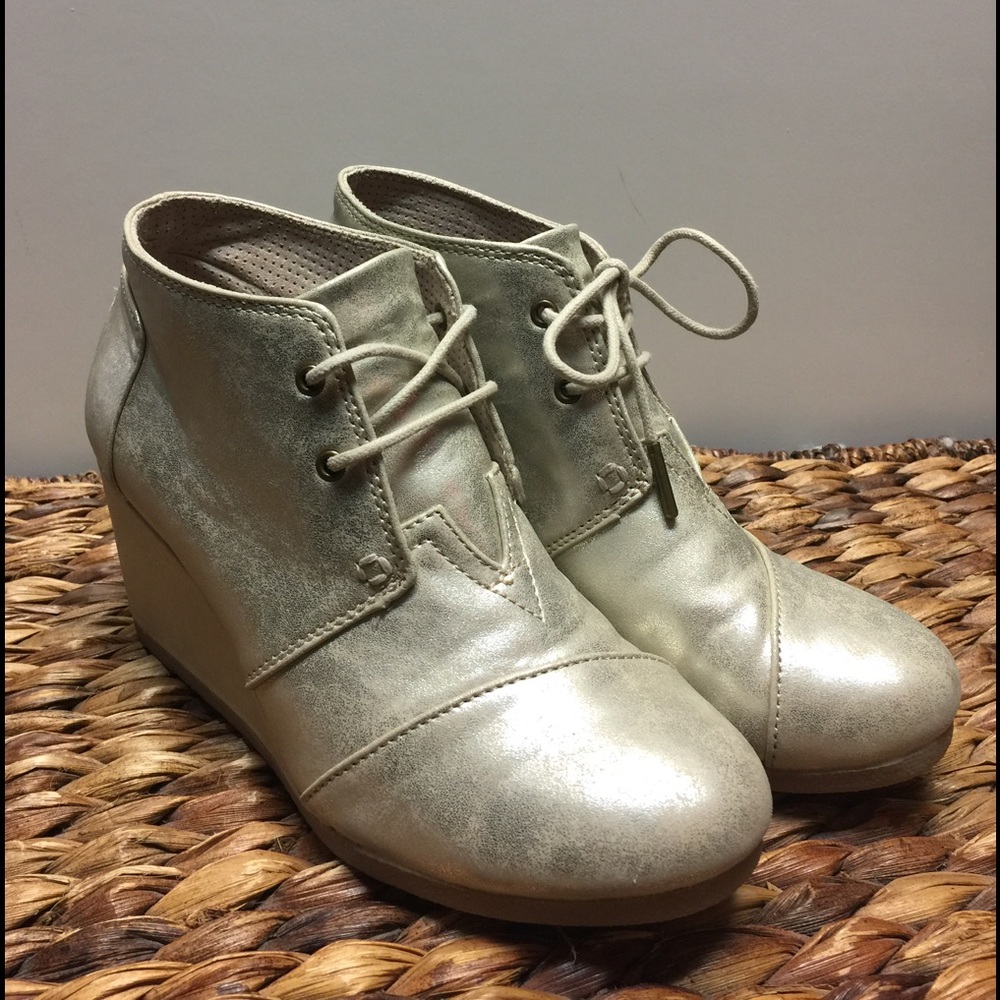 TOMS Wedge booties