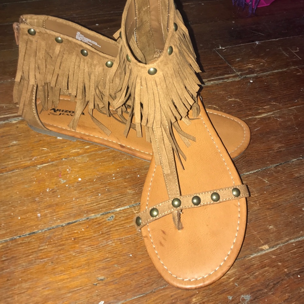 Size 10 fringed flat