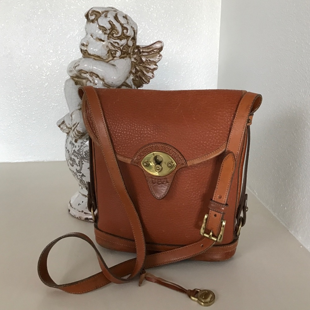 Vintage Dooney & Bourke  saddle handbag