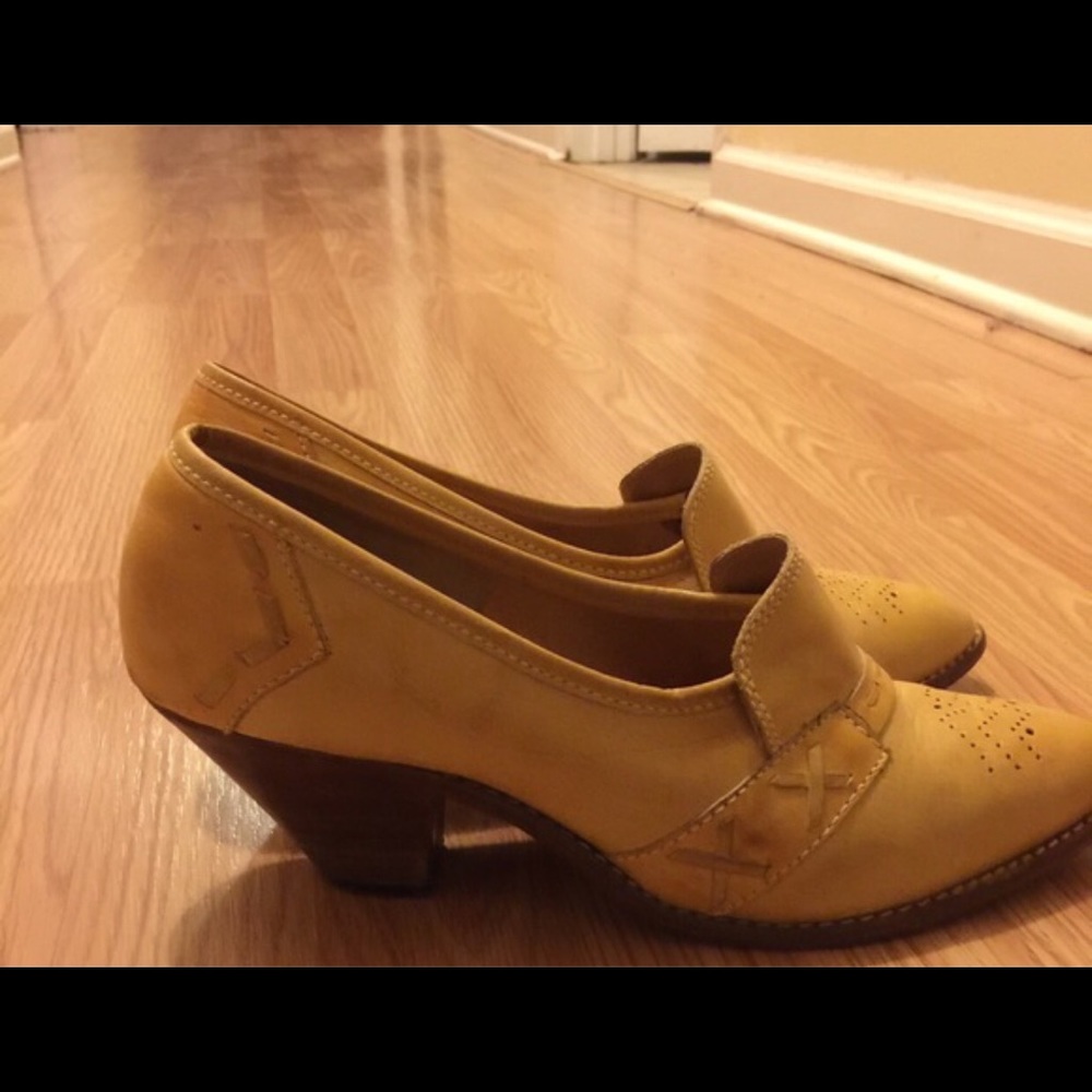 🌾Brazilian Made Loafers 🌾 - Picture 3 of 4