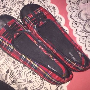 plaid flats ❤️