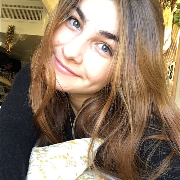 Meet your Posher, Madeline - Picture 1 of 1