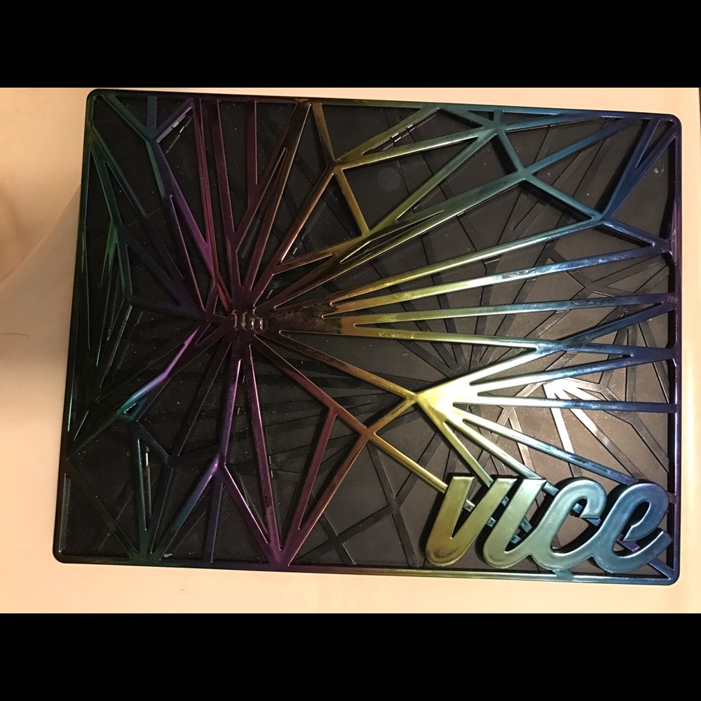Urban Decay Vice 4 Eyeshadow Palette