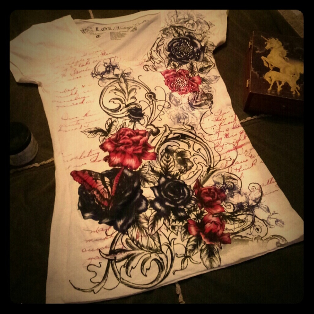 Last Chance!!!! Lovely vintage shirt. NWOT