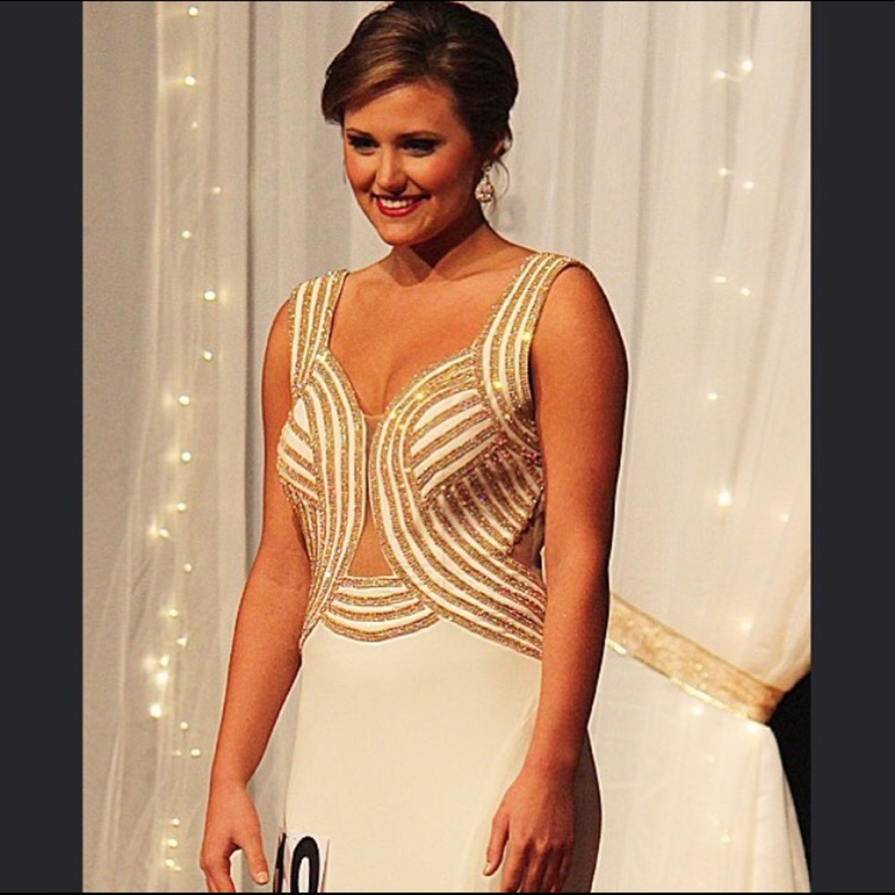 Prom/pageant dress - Picture 2 of 2