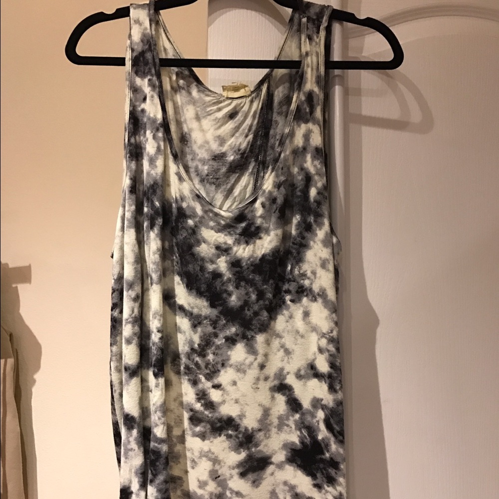 Marble like tank top open back