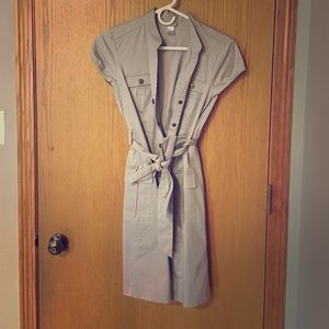 Short sleeved khaki dress