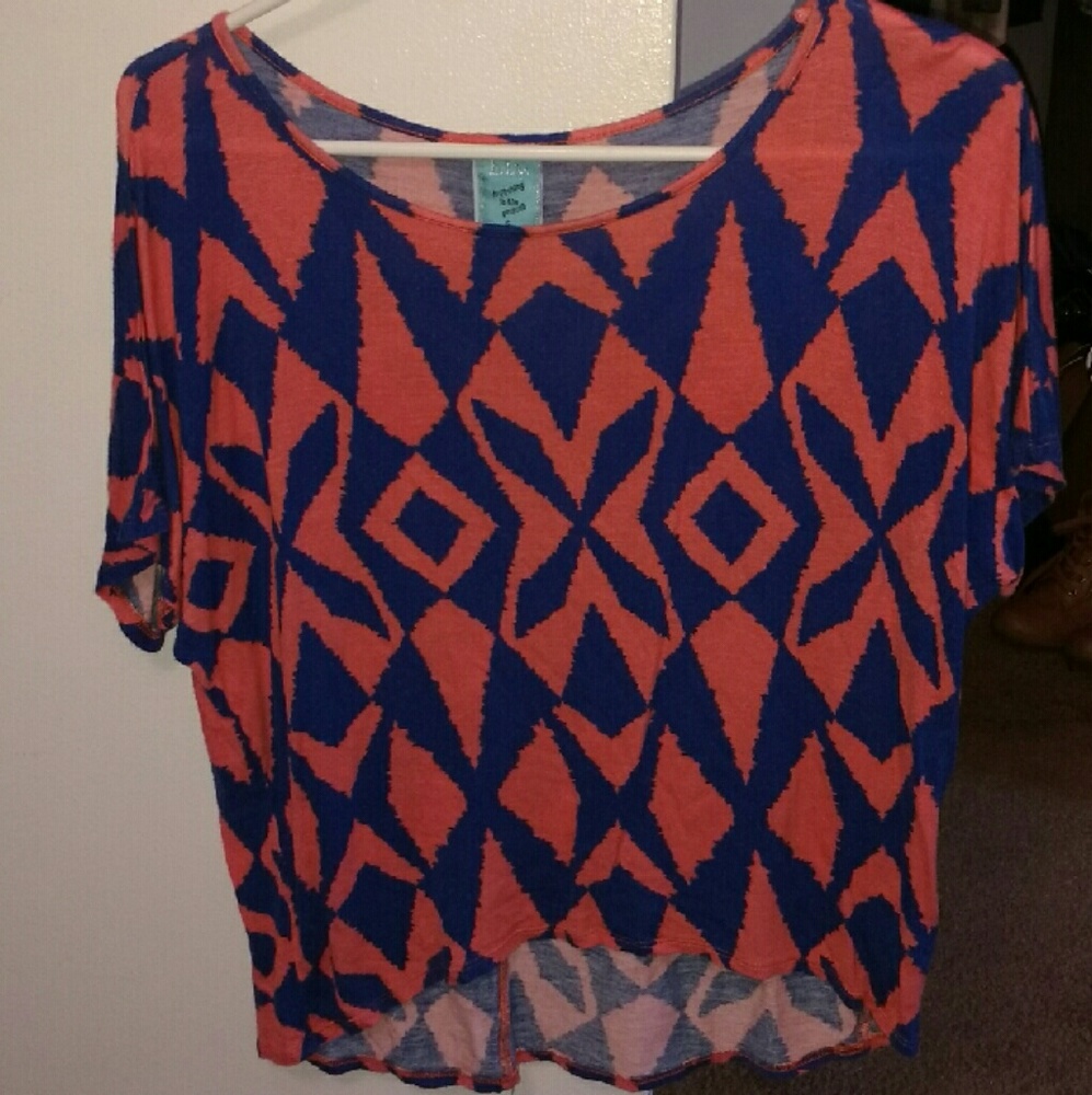 Cute cropped t-shirt.