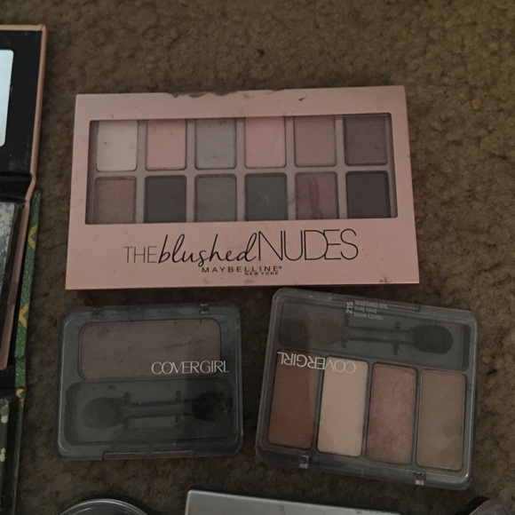 Eyeshadow bundle - Picture 2 of 3