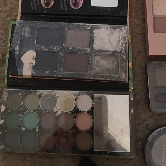 Eyeshadow bundle - Picture 3 of 3