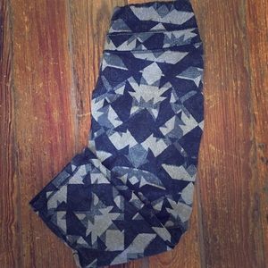 Lucy Studio Hatha Patterned Crops