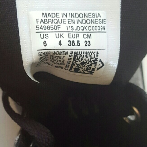 Converse NEW in Tribal Print, Wmn Sz 6 - Picture 4 of 4