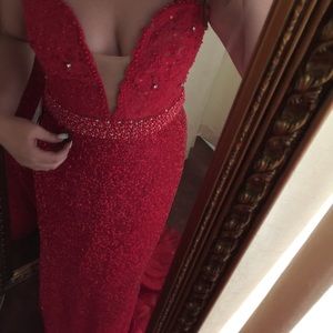 Beautiful red Sherri hill prom dress!!!