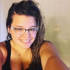Meet your Posher, Krystina