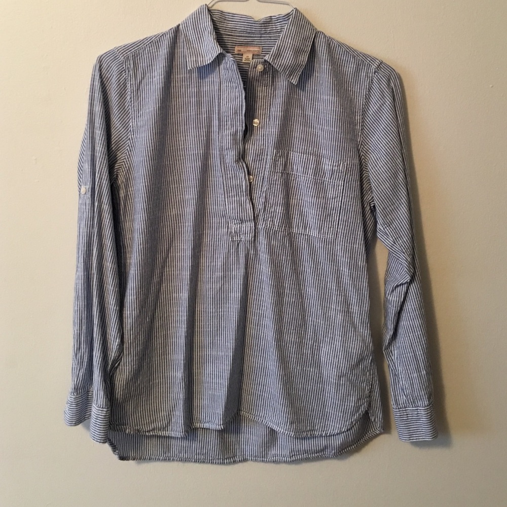 Gap long sleeve button up shirt